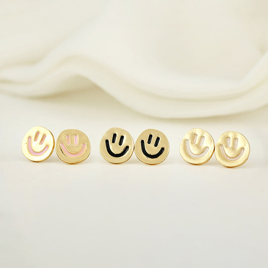 Quirky Smiling Face Earrings - Adorably Unique and Playful Ear Jewelry Design