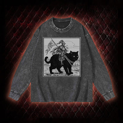 Vintage Knight & Giant Black Cat Medieval Fantasy Graphic Vintage-Sweatshirt  - Whimsical Retro Aesthetic Statement Piece