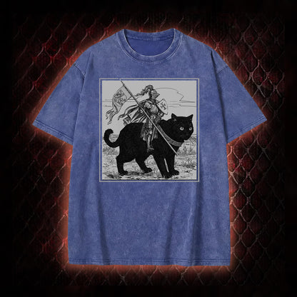 Vintage Knight & Giant Black Cat Medieval Fantasy Graphic Vintage-T-Shirt - Whimsical Retro Aesthetic Statement Piece