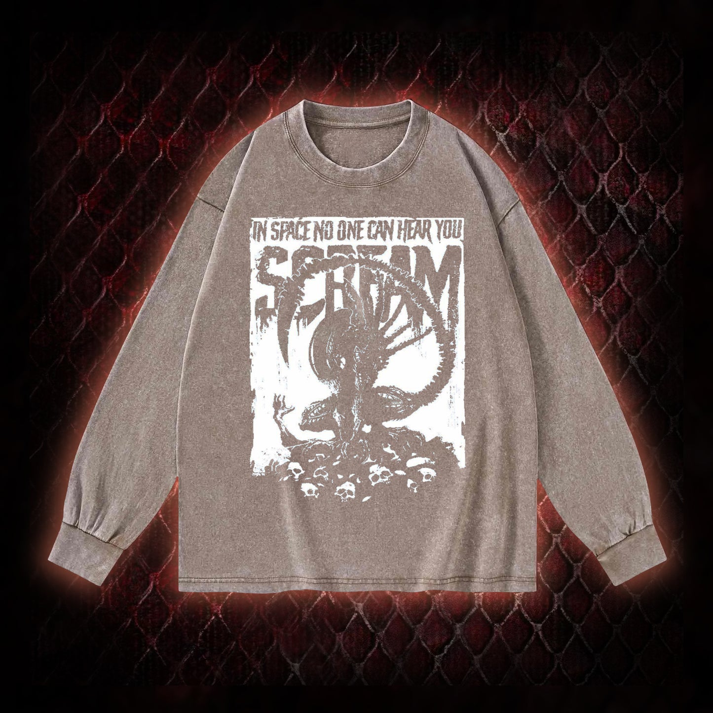 Alien 'In Space No One Can Hear You Scream' Xenomorph Graphic Vintage-Sweatshirt  - Sci-Fi Horror Franchise Tribute Piece