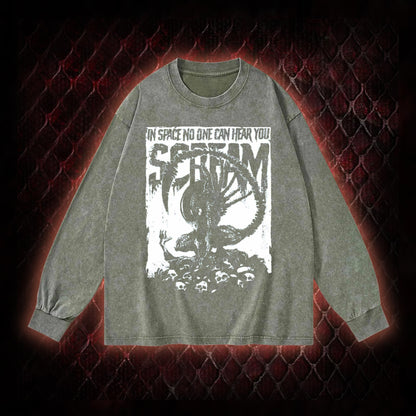 Alien 'In Space No One Can Hear You Scream' Xenomorph Graphic Vintage-Sweatshirt  - Sci-Fi Horror Franchise Tribute Piece