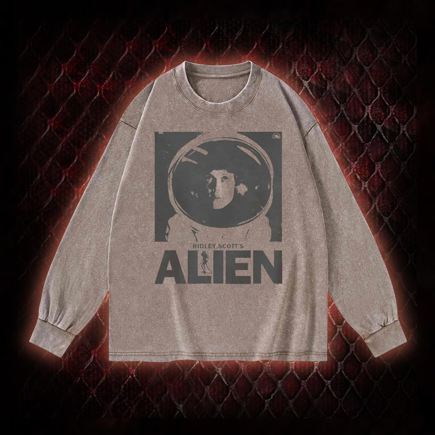 Ridley Scott's Alien Ellen Ripley Astronaut Graphic Vintage-Sweatshirt  - Sci-Fi Horror Franchise Icon Tribute Piece